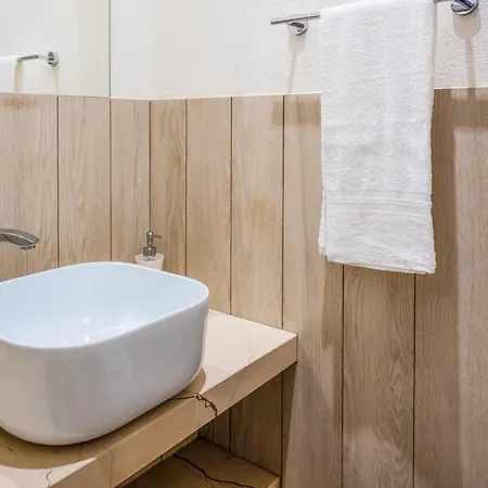 Incao Candeloro House