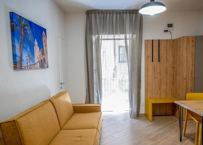 Incao Candeloro House * צ'פאלו