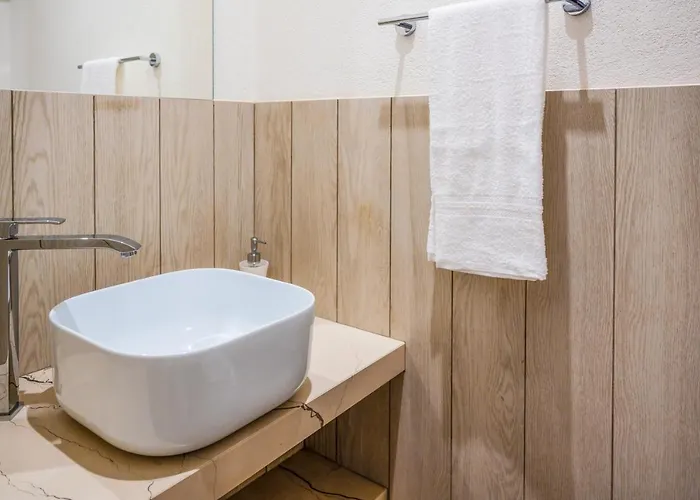 Incao Candeloro House