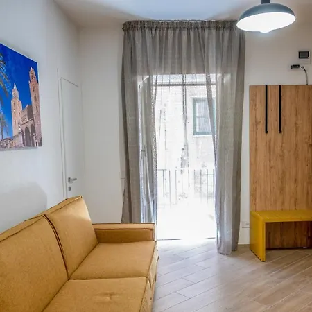 Incao Candeloro House * 체팔루