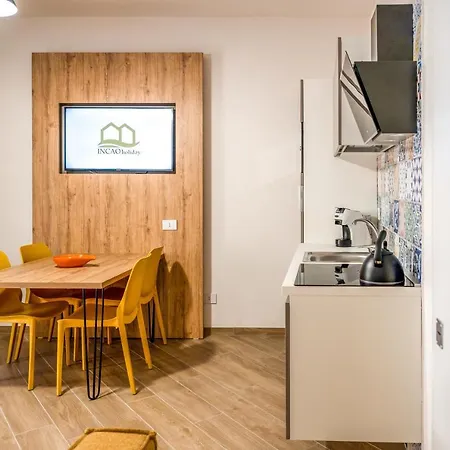 Incao Candeloro House * 체팔루