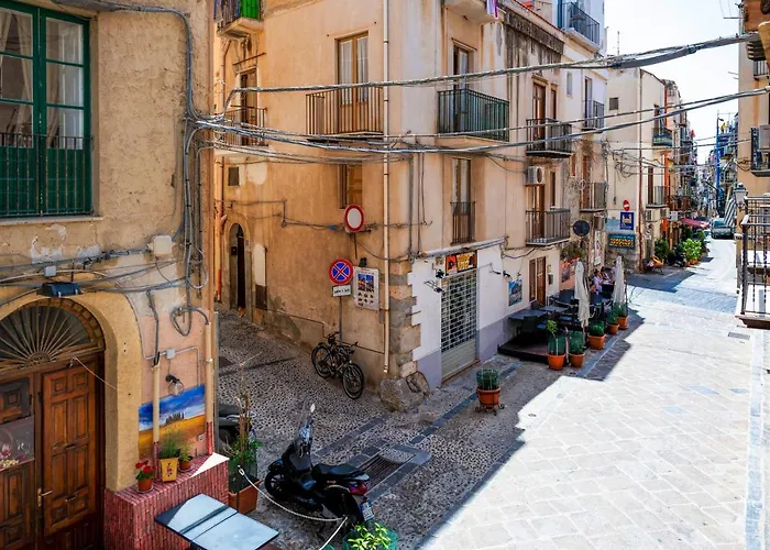 Incao Candeloro House *